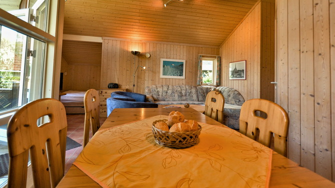 Ferienhaus in Pelzerhaken - Ferienhaus Typ D im Ferienpark AM WALDRAND - Essecke im Wohnbereich